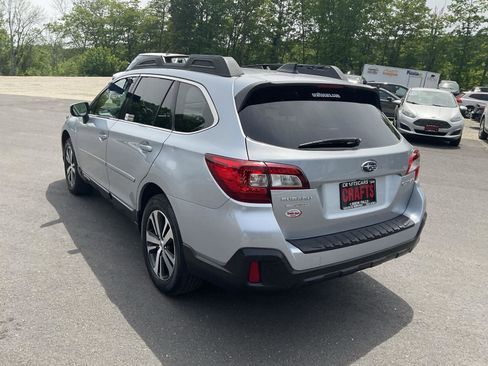 Used 2019 Subaru Outback 2.5i Limited AWD/4WD image 3