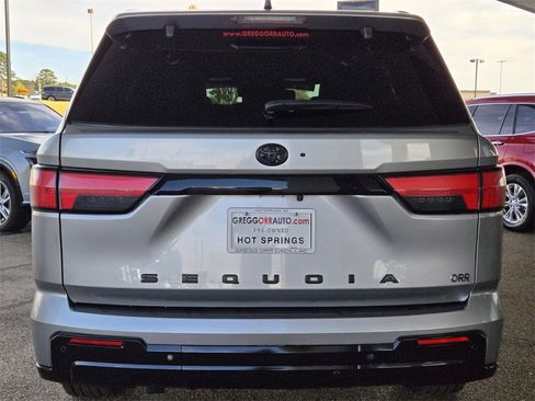 Used 2024 Toyota Sequoia Platinum image 5