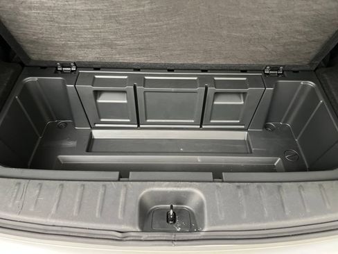 Used 2025 Nissan Pathfinder SL FWD image 43