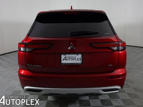 Used 2022 Mitsubishi Outlander SE image 6