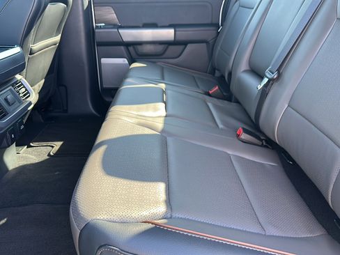 Used 2025 Ford F150 Lariat w/ Equipment Group 501A Mid image 18