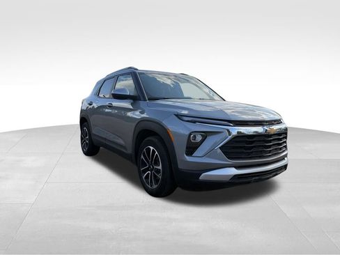 Used 2025 Chevrolet TrailBlazer LT image 8