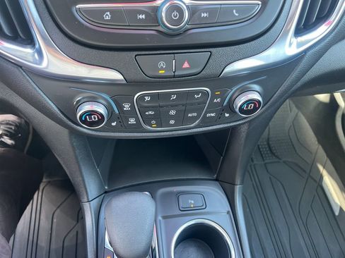Certified 2023 Chevrolet Equinox LT FWD image 19