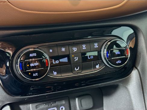 Certified 2020 Buick Encore GX Essence w/ Experience Buick Package image 18