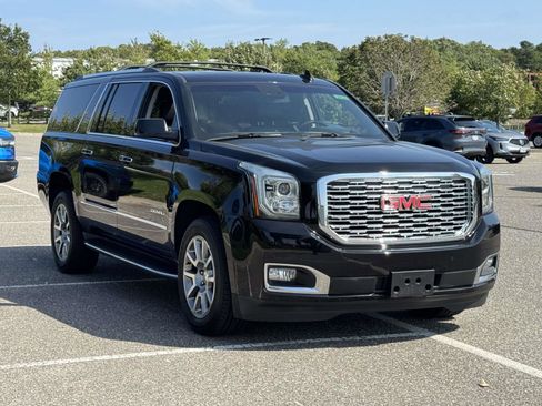 Used 2019 GMC Yukon XL Denali w/ Open Road Package image 2