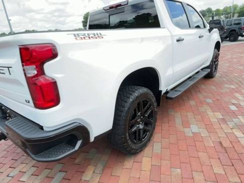 Used 2024 Chevrolet Silverado 1500 LT Trail Boss w/ LT Trail Boss Premium Package AWD/4WD image 9