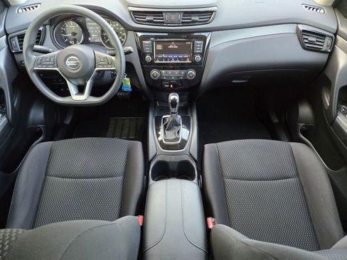 Used 2020 Nissan Rogue Sport S image 12