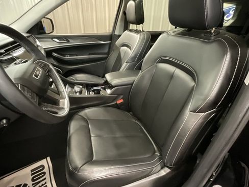 Used 2023 Jeep Grand Cherokee L Limited w/ Luxury Tech Group II image 10