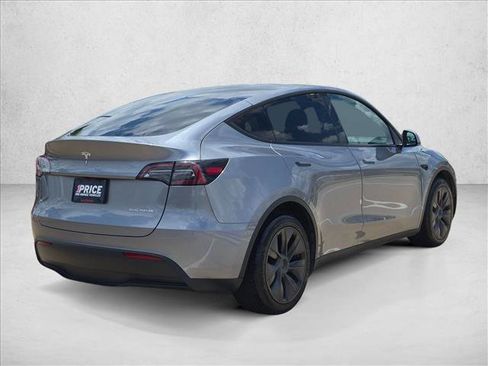 Used 2025 Tesla Model Y Long Range AWD/4WD image 5