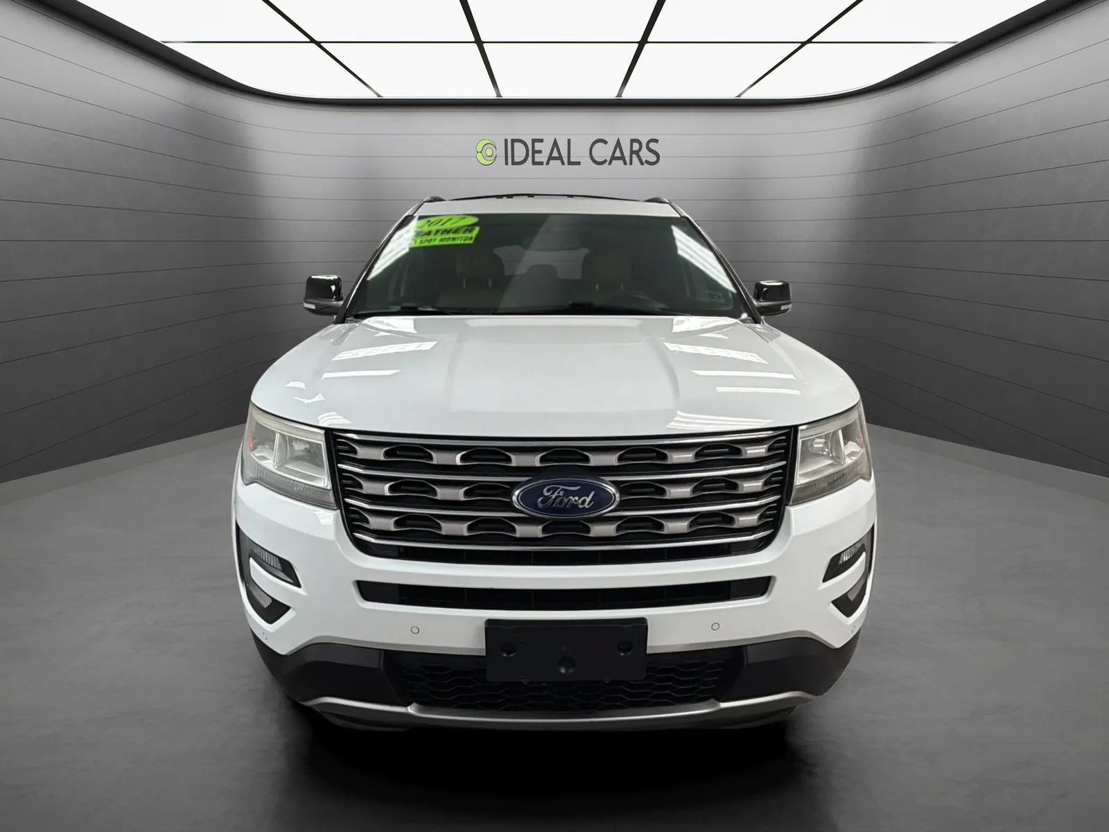 Used 2017 Ford Explorer XLT w/ Equipment Group 202A FWD image 2