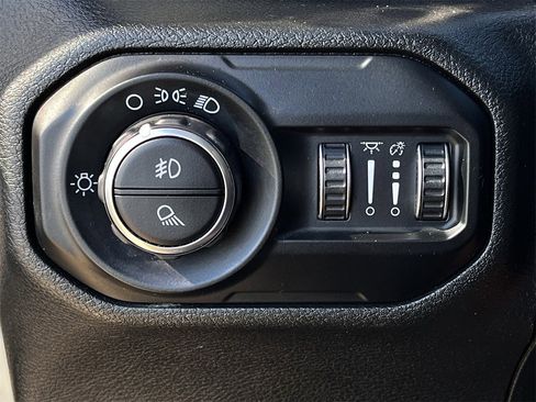 Used 2020 Jeep Gladiator Sport image 20