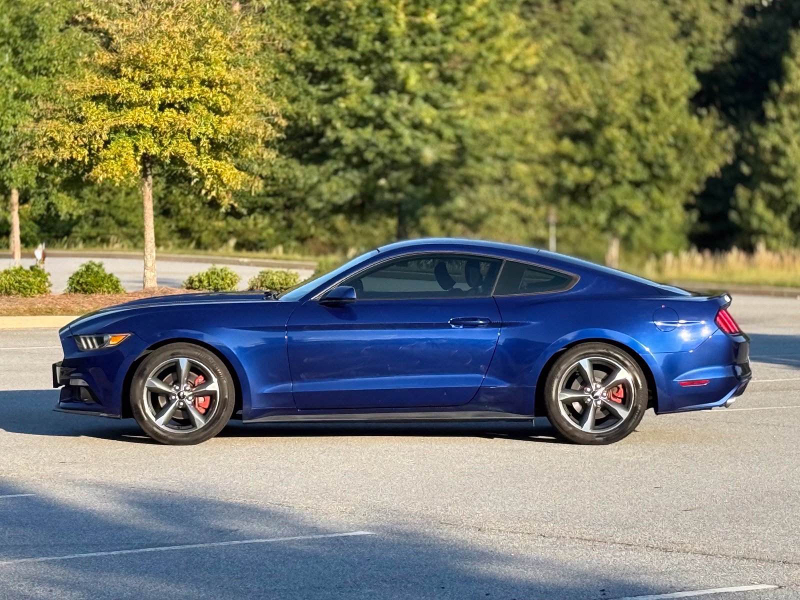 Used 2016 Ford Mustang Coupe w/ Equipment Group 051A RWD image 9