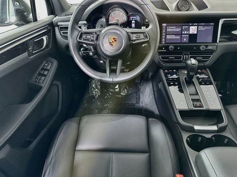 Certified 2026 Porsche Macan AWD/4WD image 25