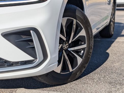 Used 2025 Volkswagen Jetta S image 30