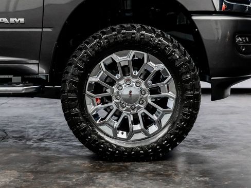 Used 2025 RAM 2500 Laramie image 24