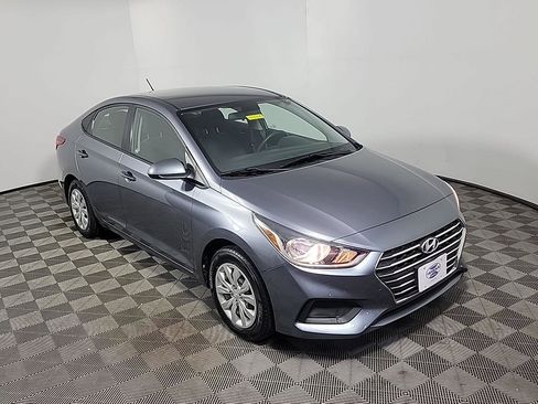 Used 2020 Hyundai Accent SE image 2