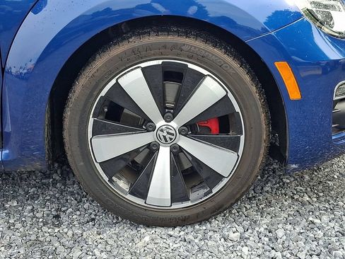 Used 2013 Volkswagen Beetle 2.0T FWD image 10