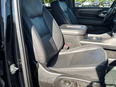 Used 2023 Chevrolet Suburban LT image 25