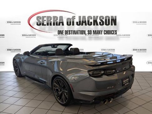 Used 2021 Chevrolet Camaro ZL1 RWD image 2