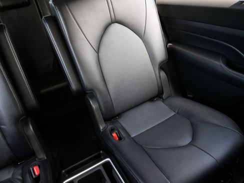 Used 2025 Toyota Grand Highlander AWD Hybrid image 14