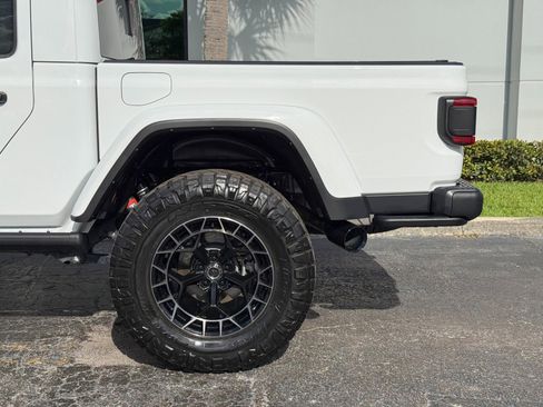 Used 2024 Jeep Gladiator Mojave image 14