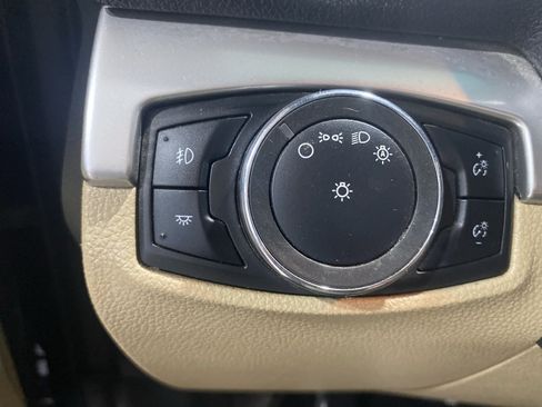 Used 2016 Ford Explorer XLT w/ Equipment Group 201A AWD/4WD image 25