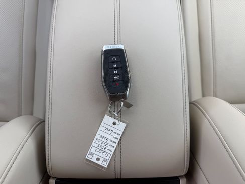 Used 2025 INFINITI QX60 Sensory AWD/4WD image 29