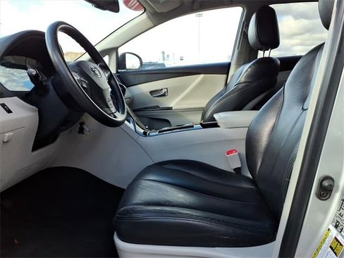 Used 2010 Toyota Venza image 13