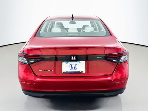 Used 2025 Honda Accord SE image 6