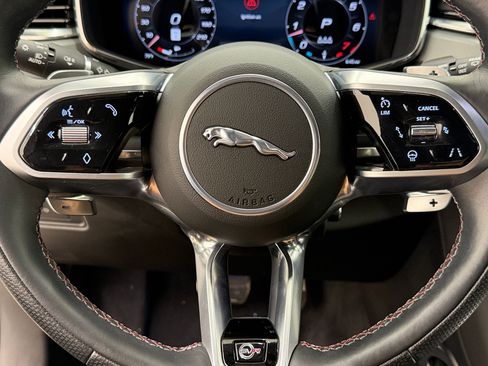 Used 2023 Jaguar F-PACE SVR AWD/4WD image 11