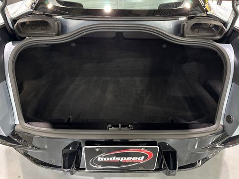 Used 2019 Aston Martin DB11 Coupe image 16