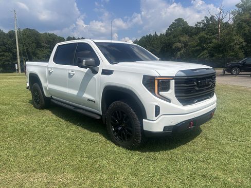 Used 2024 GMC Sierra 1500 AT4 w/ AT4 Premium Package AWD/4WD image 7