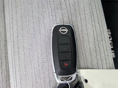 Used 2023 Nissan Rogue SV image 21