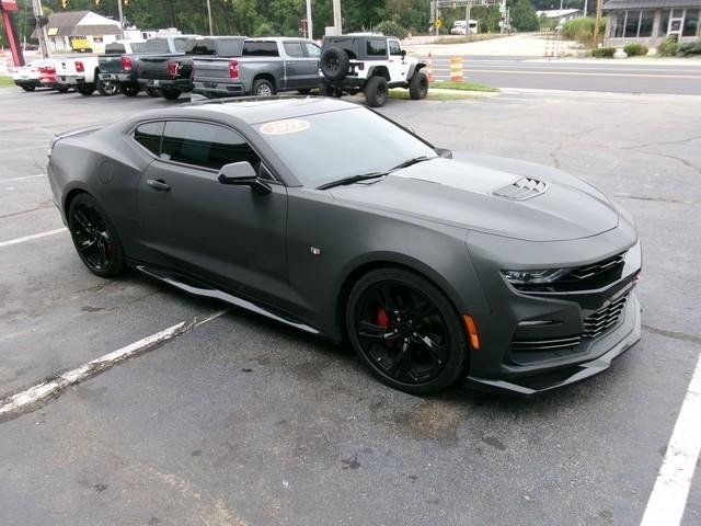 Used 2019 Chevrolet Camaro SS RWD image 4