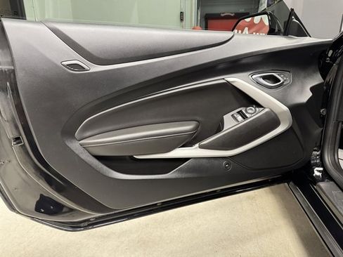Used 2020 Chevrolet Camaro LT image 14