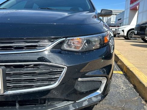 Used 2017 Chevrolet Malibu LS FWD image 3