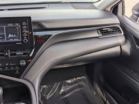 Used 2021 Toyota Camry SE image 15