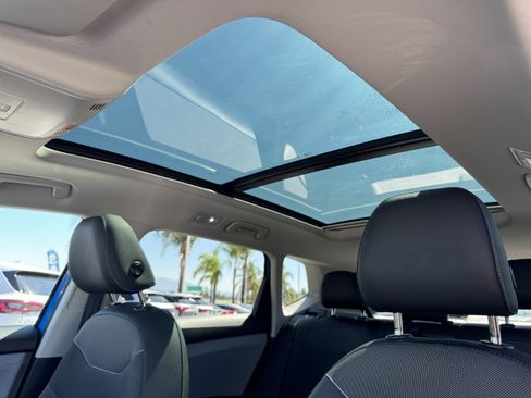 Used 2024 Volkswagen Taos SE image 32