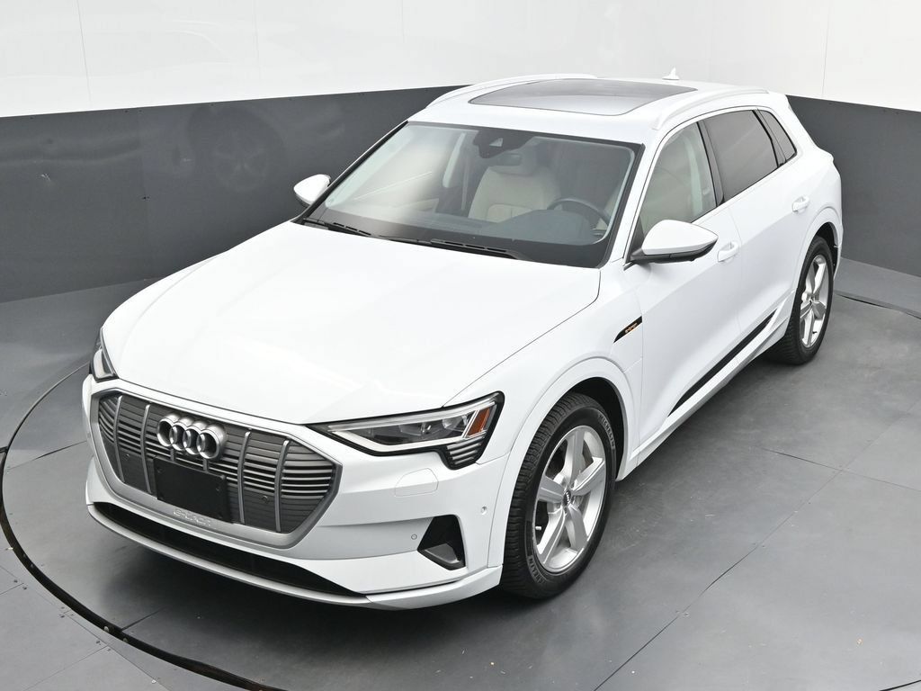 Used 2019 Audi e-tron Premium Plus AWD/4WD image 36