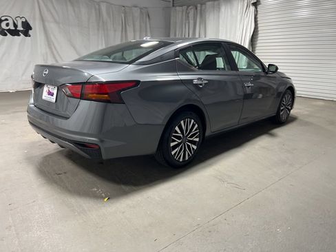 Used 2025 Nissan Altima 2.5 SV FWD image 6