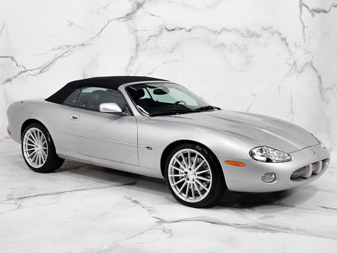Used 2001 Jaguar XK8 Convertible RWD image 5