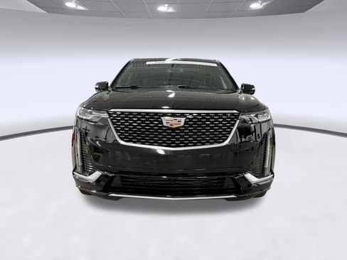Certified 2025 Cadillac XT6 Luxury FWD image 6