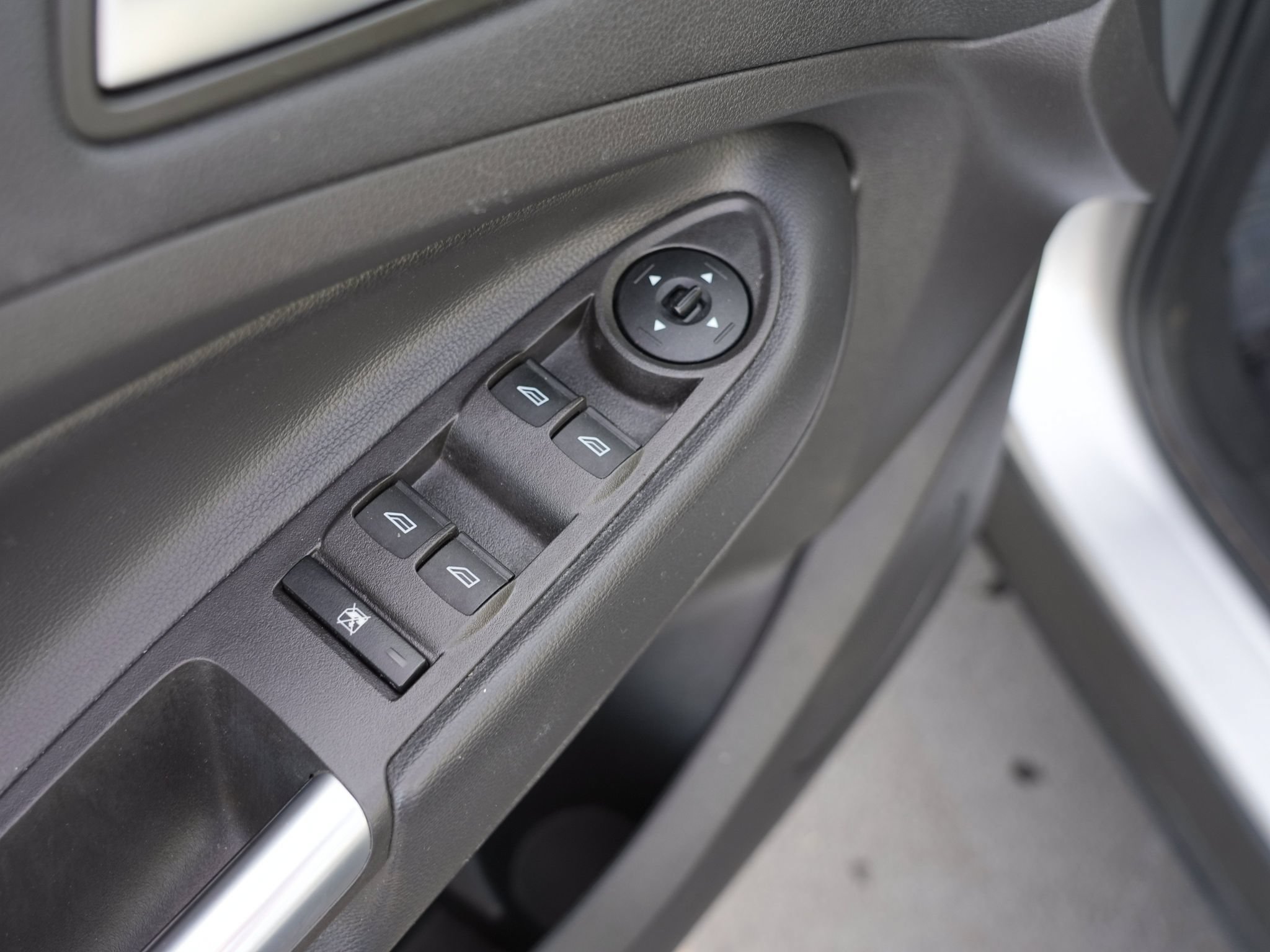Used 2018 Ford Escape SE AWD/4WD image 16