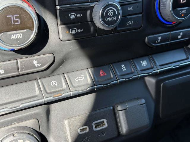 Used 2022 Chevrolet Silverado 1500 LT AWD/4WD image 26