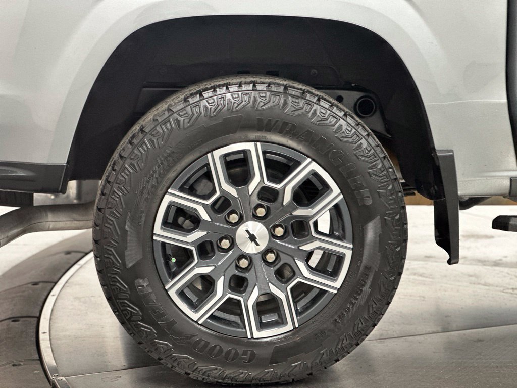 Used 2024 Chevrolet Colorado Z71 w/ Z71 Convenience Package 2 AWD/4WD image 27