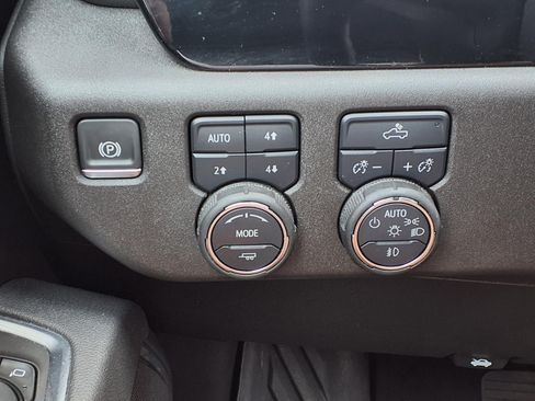 Used 2025 Chevrolet Silverado 1500 RST AWD/4WD image 14