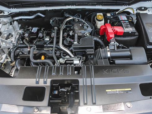 Used 2025 Nissan Kicks SV AWD/4WD image 27