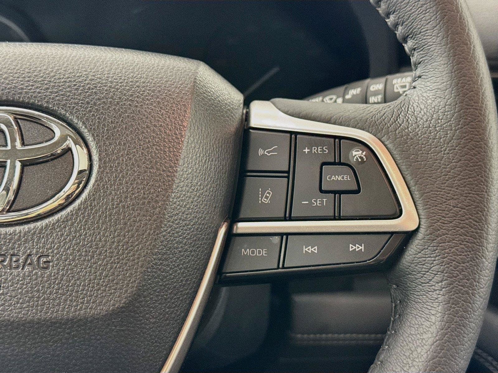 Certified 2026 Toyota Sienna XLE FWD image 20