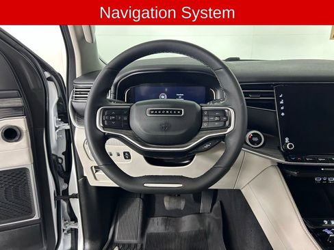 Used 2023 Jeep Wagoneer Series III w/ Preferred Equipment Group image 9