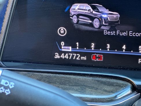 Certified 2024 Cadillac Escalade Premium Luxury image 40